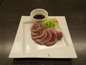 牛肉のたたき 天然温泉平和島にて