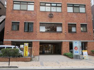 神田アクアハウス江戸遊 建物 3階が浴場 2階が休憩室 1階がフロントです