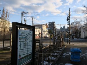 旧手宮線 色内駅跡地 今でも踏切信号が残ります
