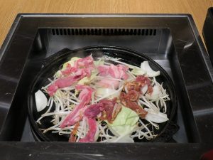 キリンビール園 ジンギスカン食べ放題 焼き開始
