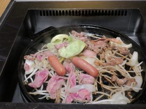 キリンビール園 ジンギスカン食べ放題 これぐらいになったらぐちゃぐちゃに混ぜて食べます