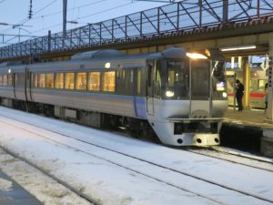 JR北海道 785系 特急スーパーカムイ 前面