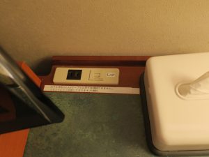 ホテルマイステイズプレミア札幌パーク(旧アートホテルズ札幌) セミダブルルーム 有線インターネット接続 ホテル専用のLANケーブルでないと接続できません