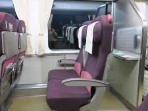 JR北海道 キハ281系 特急スーパー北斗 指定席シート 横から撮影