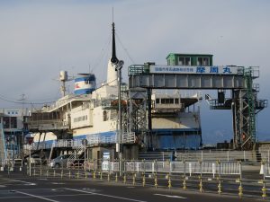 青函連絡船 摩周丸 後ろから撮影 貨車を積むための甲板への入り口が見えます