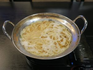 牛もつ鍋 〆の麺 横浜みなとみらい 万葉倶楽部にて
