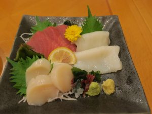 お刺身三種盛り ルートイングランティア函館駅前 食・呑み処「花々亭」にて