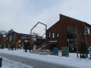 函館 金森赤レンガ倉庫 湾岸沿いの商業施設