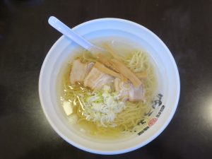 塩ラーメン 函館麵屋ゆうみんにて