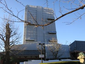 東京浅草 浅草寺 五重塔 ただいま工事中です