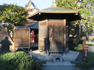 東京浅草 浅草寺 六地蔵石灯籠