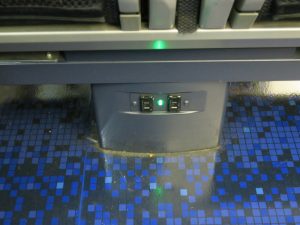 京成電鉄 スカイライナー AE型 座席下のACコンセント