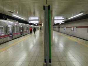 京王電鉄本線 京王八王子駅 地下ホーム 府中・調布・明大前・新宿方面行きの列車が発着します