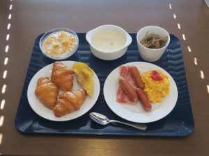 長野東急REIホテル 朝食例 信州そばが出てきます