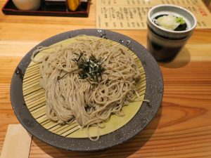 ざるそば 小木曽製粉所にて
