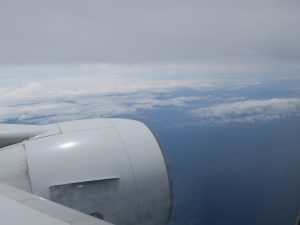 羽田-那覇間の窓から見える海