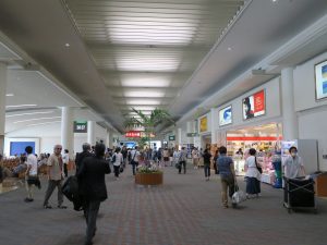 那覇空港 手荷物検査場内