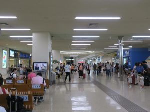 那覇空港 1階到着ロビー