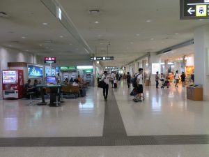 那覇空港 2階出発ロビー