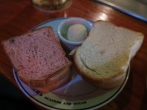 テンダーロイン Lサイズ パン SAM'S MAUIにて
