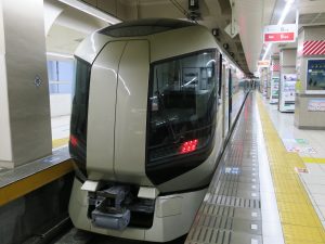 東武日光線 特急リバティけごん 前面 浅草駅にて