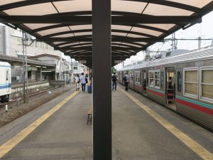 上毛電鉄線 赤城駅 1番線・2番線 1番線は西桐生方面に行く列車が発着します 2番線は中央前橋方面に行く列車が発着します