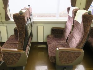 東武伊勢崎線 200系 特急りょうもう シート 横から撮影