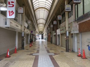 群馬県前橋市の繁華街 オリオン通り 開いている店もなくシャッター街と化しています
