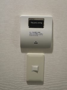 アパホテル大阪肥後橋駅前 シングルルーム カードキーを刺すと電源が入ります