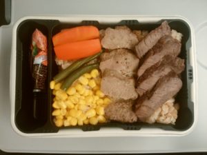 黒毛和牛ステーキ&ハンバーグ弁当 中身