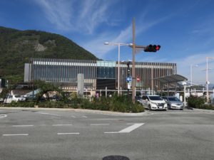 JR中央東線 石和温泉駅 駅舎 いつの間にか新しくなっていました