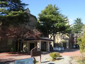 上諏訪温泉 片倉館 手前が会館棟 奥が浴場棟