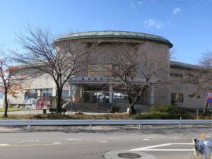 諏訪湖間欠泉センター 建物