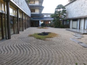 上諏訪温泉 ホテル鷺の湯 中庭