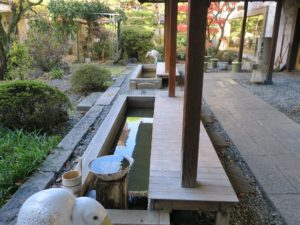 上諏訪温泉 ホテル鷺の湯 庭園内にある足湯