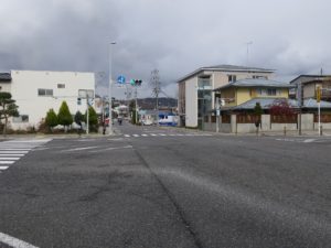 松本 西堀通り ここでいよいよ歩道がなくなります