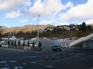 JR中央東線 上諏訪駅 上諏訪駅前交差点 丸光百貨店があったのですが、すでに閉店して建物が解体されていました