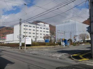 セイコーエプソン 本社 メインのビルは工事中でした タケヤみその向かい側にあります