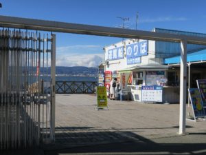 諏訪湖 遊覧船乗り場 冬はワカサギ釣りができます