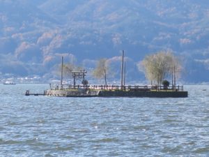 諏訪湖 初島 諏訪湖花火大会の花火はこの辺りから打ち上げられます