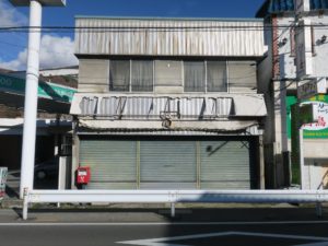 上諏訪温泉 閉店してからかなりの年月が経つと思われるお店