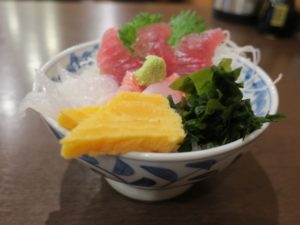 本日の地魚三種盛り丼 海鮮丼屋 海舟にて