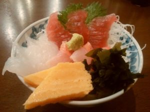 本日の地魚三種盛り丼 海鮮丼屋 海舟にて