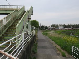 国道17号線 熊谷バイパス 熊谷天然温泉 花湯スパリゾートの看板がかろうじて見えます