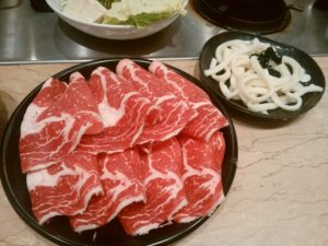 しゃぶしゃぶディナー 肉と 〆のうどん しゃぶしゃぶ new KOBEにて