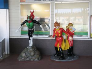 JR仙石線 石巻駅 仮面ライダーとサイボーグ009