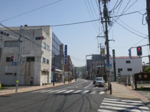 マンガロードの中心部 古い建物 極端に新しい建物 空き地が目立ちます