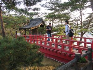 松島五大堂 この赤い橋を渡ります
