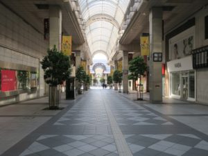 サンモール一番町とマープルロードおおまちの交差点付近 ここが一番人が多いです