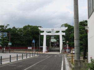 唐津神社 大鳥居 唐津市民会館と曳山展示場の真横にあります